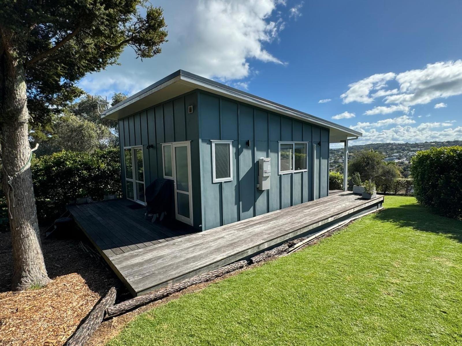 Four Huia Villa Oneroa Exterior photo